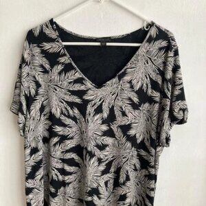 J. Jill Wearever Collection Woman's Top XL Black Design Short Sleeves V Neck